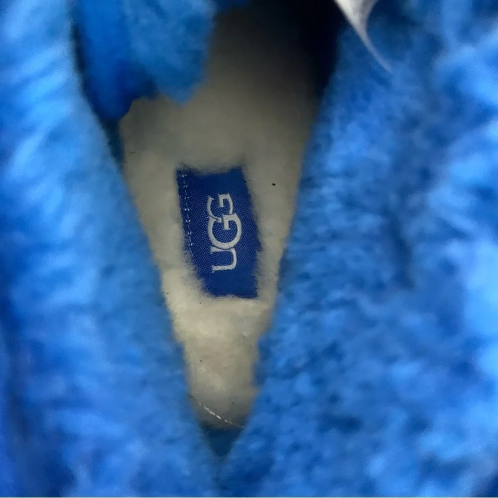 UGG Neumel II Boot Blue Big Kids 6 / Womens 8